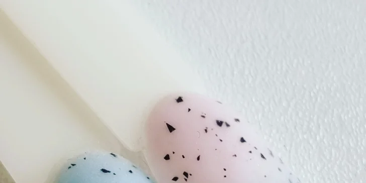 Krásné a zdravé nehty: klasická manikúra nebo i s gellakem