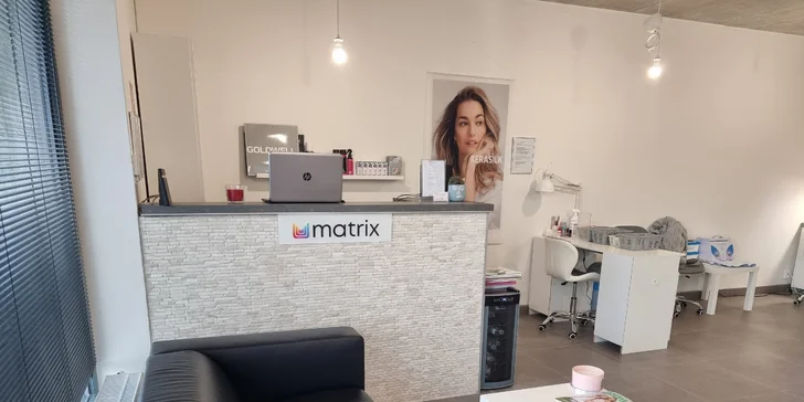 Krásné a zdravé nehty: klasická manikúra nebo i s gellakem