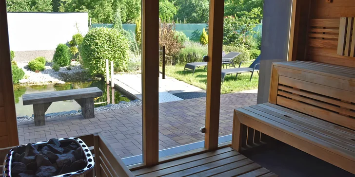 Relax pro dva: privátní whirlpool na 30 nebo 60 minut, veřejná sauna na 1,5 hodiny