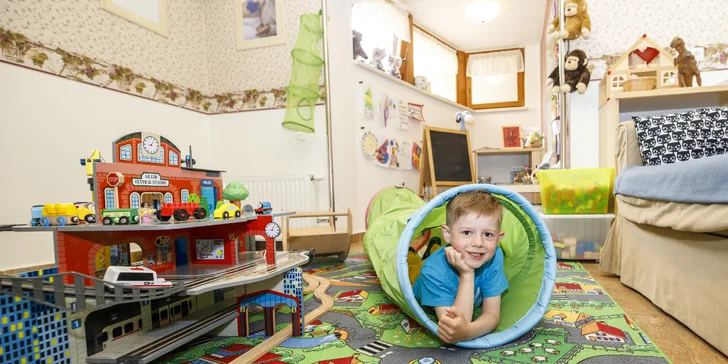 Pohodový pobyt v lázeňském městě: snídaně i balíček dobrot nebo wellness a víno