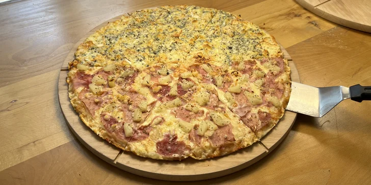 Jedna nebo dvě pizzy dle výběru vč. krabice: různé druhy, 45 cm