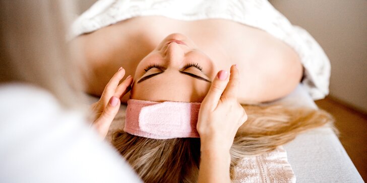 Kosmetické ošetření: čištění pleti, barvení obočí a řas i lash lifting a relaxační masáž