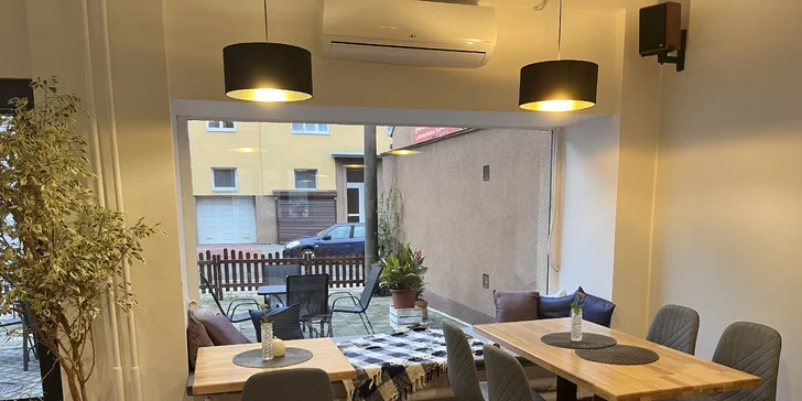 Domácí cheesecake nebo francouzský quiche, limonáda a káva dle výběru pro 1 i pro 2 osoby