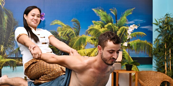 Relax pro gentlemana: thajská masáž, masáž hlavy a teplý pohankový polštář