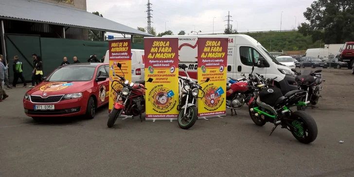Kondiční jízdy na motorce vč. zapůjčení výbavy: jedna či čtyři 45min. projížďky