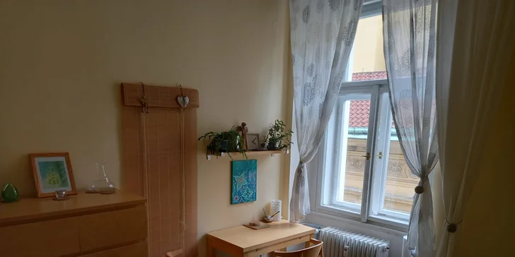 Ájurvédská terapie: olejová masáž obličeje, dekoltu, nohou i celého těla pro ženy