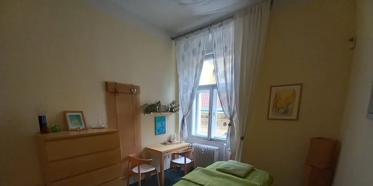 Ájurvédská terapie: olejová masáž obličeje, dekoltu, nohou i celého těla pro ženy