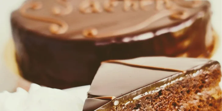 Online kurzy pečení z dílny Sweet Flow: domácí chleba, čokoládový Sacher dort či francouzské makronky