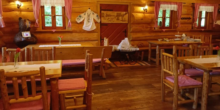 Dovolená v Beskydech: parádní dřevěný Srub u Medvěda se snídaní a lahví vína