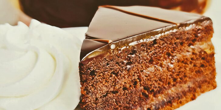 Online kurzy pečení z dílny Sweet Flow: domácí chleba, čokoládový Sacher dort či francouzské makronky