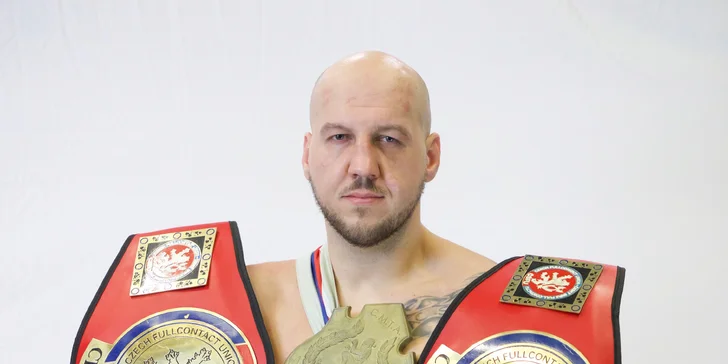 Soukromý trénink thajského boxu a kickboxu s Michalem Reissingerem: lekce od mistra ČR pro 1 i 2 bojovníky