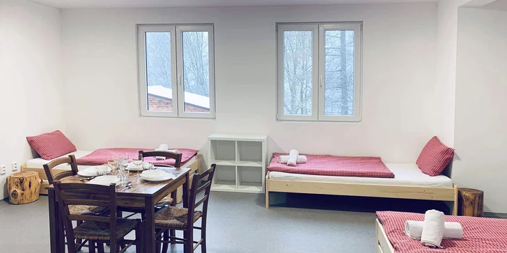 Podzim s přáteli či rodinou u přehrady Seč: pobyt ve srubu až pro 5 osob, víkend i dva týdny