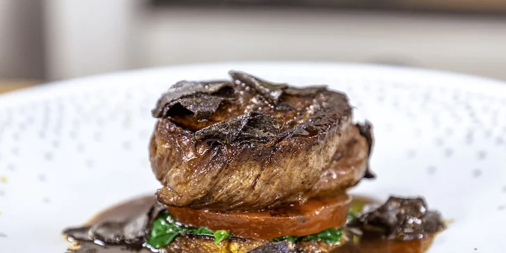 Pětichodové degustační menu pro dva: chobotnice, sušená kachní prsa i steak z pravé svíčkové