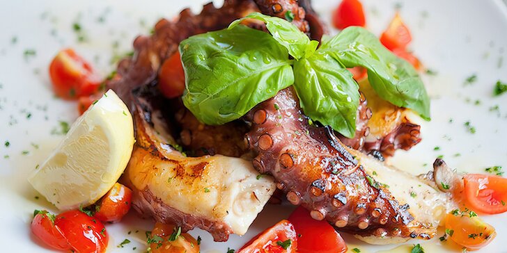 Pětichodové degustační menu pro dva: chobotnice, sušená kachní prsa i steak z pravé svíčkové