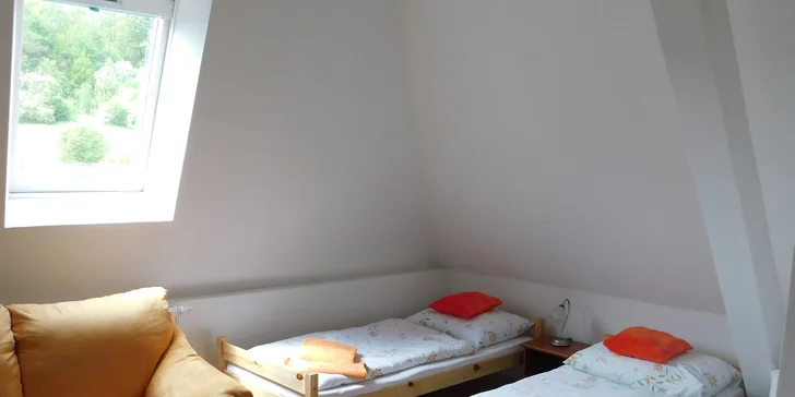 Pobyt v prvorepublikové vile v Hostinném se snídaní nebo polopenzí a saunou