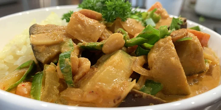 Kurz vaření plný masa, bylinek a koření: hovězí žebra, thajské curry a quiche