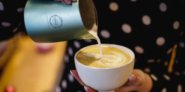 Kurz techniky Latte art pro milovníky kávy a začínající baristy