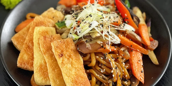 Tom Yum polévka, plněné gyoza taštičky nebo Udon nudle pro 1 či 2 osoby