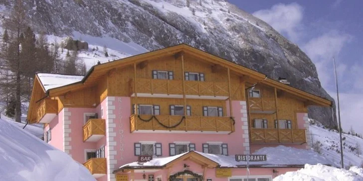 Zimní dovolená v Dolomitech: ubytování 2 km od skiareálu Arabba/Marmolada, polopenze