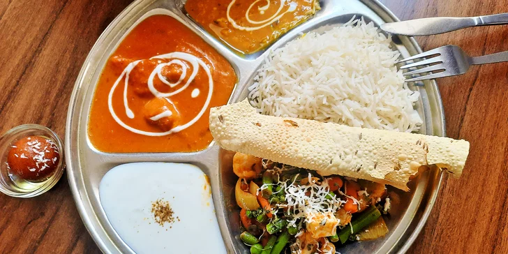 Ochutnejte Indii: chicken pakora nebo thali a koblížky pro dvě osoby