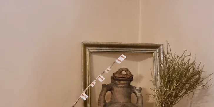 Pražma královská nebo mořský vlk na grilu s opečenou bagetkou a salátem