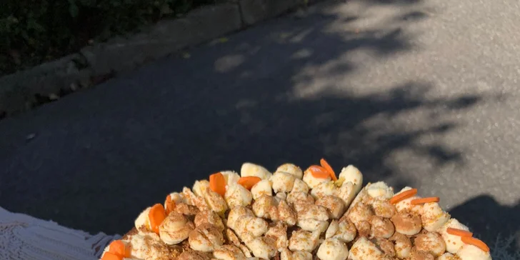 Káva a dort podle výběru i prosecco ve Filmovém uzlu pro 1 nebo 2 osoby