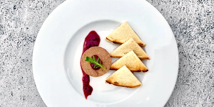 Romantické 6chodové menu u plumlovské přehrady: líčka, burger, dýňový krém i daňčí paštika