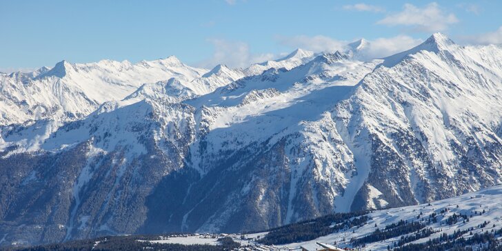 Za zimní nebo jarní lyžovačkou do rakouského Tyrolska: wellness i bohatá polopenze