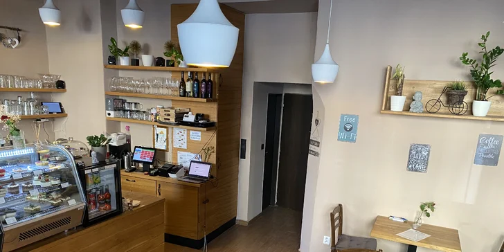 Vafle či lívance s kávou dle výběru v Lucci bistro & café pro 1 i 2 osoby