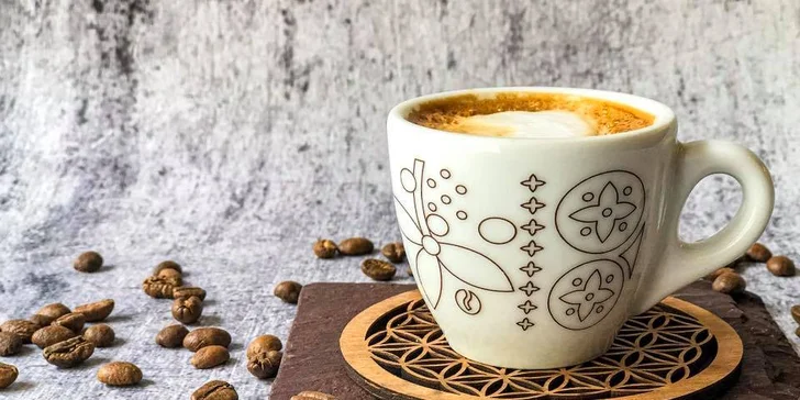 Káva a zákusek pod Pražským hradem v Prague chocolate cafe and bistro pro 1 i 2 osoby