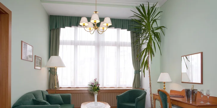 Pobyt v centru Litomyšle: apartmá s masážní vanou i infrakabinou a polopenzí