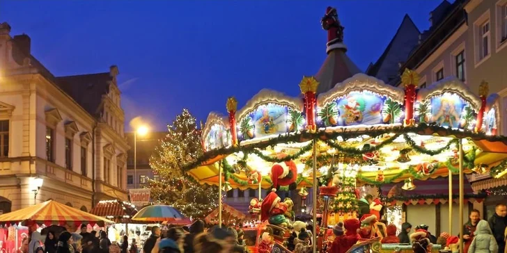 Adventní plavba na vánoční trhy do Pirny a na rozsvícené zámecké zahrady Pillnitz a autobusem zpět