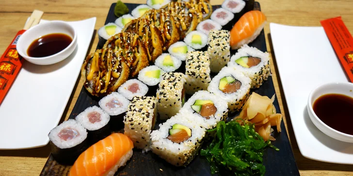 Asie v centru Olomouce: 32 ks sushi s lososem, tuňákem, okurkou i avokádem