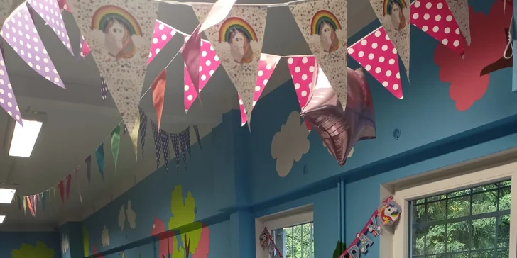 Dětská hernička Karkulka pro děti do 7 let: hry a hračky, skluzavka, odrážedla, kuchyňka i trampolína