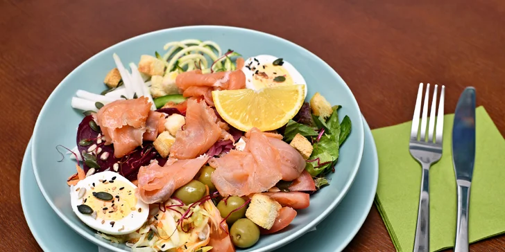 Buddha Bowl plný zeleniny, luštěnin a masa dle výběru pro 1 nebo 2 osoby