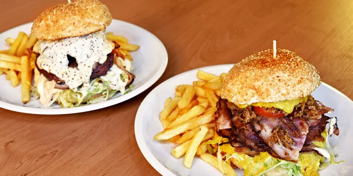 1, 2 nebo 4 burgery s hranolky servírované v malém pivním království