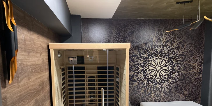 120 minut v privátním wellness pro dva: infrasauna, vířivka i lahev sektu