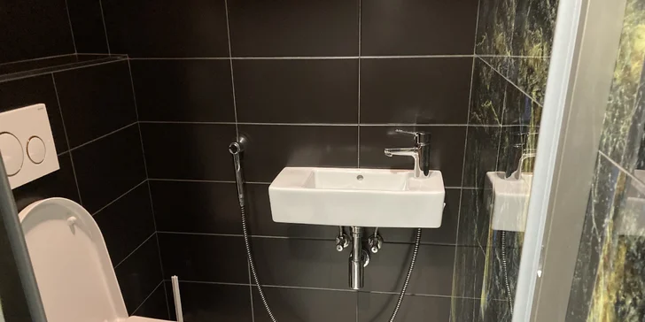 120 minut v privátním wellness pro dva: infrasauna, vířivka i lahev sektu