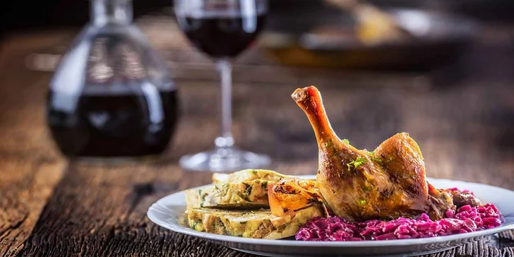 Pobyt v Posázaví s českou kuchyní a sportovním vyžitím