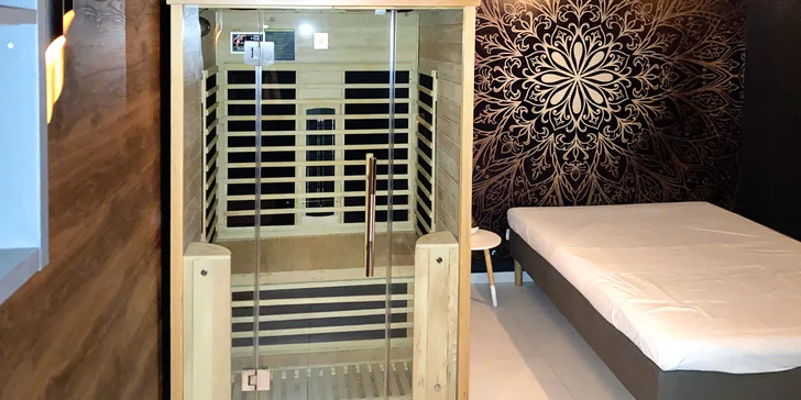 120 minut v privátním wellness pro dva: infrasauna, vířivka i lahev sektu