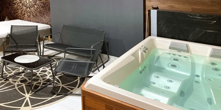 120 minut v privátním wellness pro dva: infrasauna, vířivka i lahev sektu