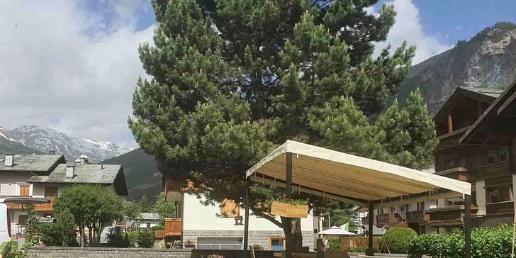Italské Bormio: hotel blízko termálních lázní, polopenze, ideální zázemí pro rodiny