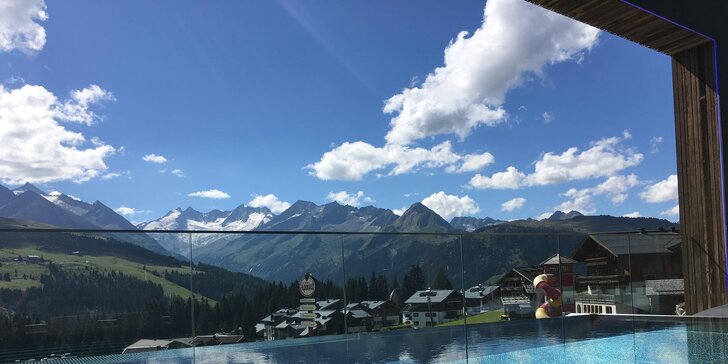 Alpský resort přímo u Zillertal areny v Kaprunu: polopenze, neomezený wellness, vybavení pro rodiny