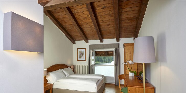 Zimní dovolená v Dolomitech: 4* hotel s polopenzí a bazénem, skiareál Cortina, 2 děti zdarma