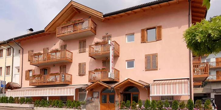 Pobyt v blízkosti zemních pyramid Piramidi di Segonzano: 2–5 nocí s polopenzí, dlouhá platnost