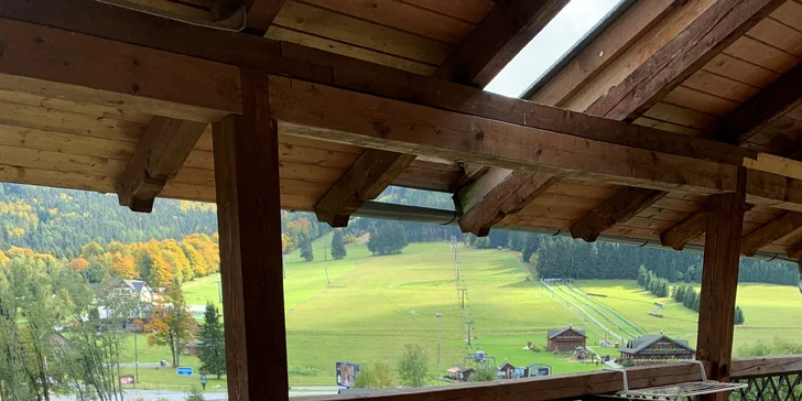 Vyrazte s rodinou za aktivní dovolenou do Jeseníků: chata v blízkosti ski areálů, snídaně či polopenze