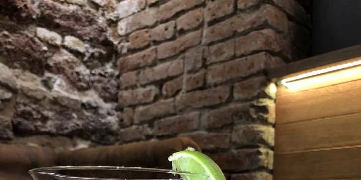 Sladké nebo slané palačinky a míchaný drink, teplý nápoj nebo víno pro 1 i 2 osoby