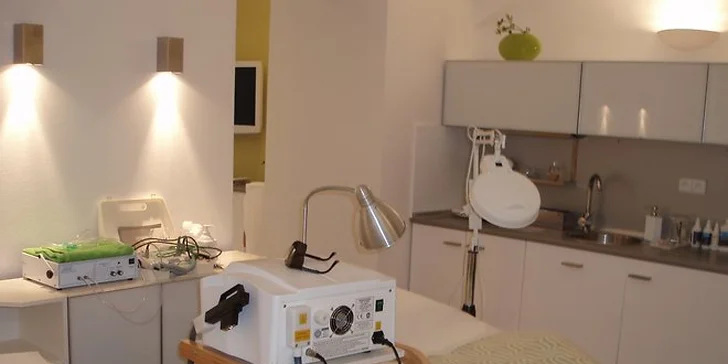 Omlazení obličeje - fotorejuvenace IPL + výživné sérum s kyselinou hyaluronovou