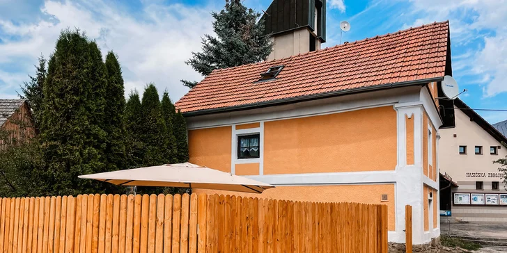 Chaloupka blízko Luhačovic se snídaní, soukromou vířivkou a vinným sklípkem