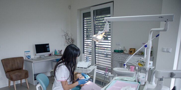 Důkladná péče o váš chrup: dentální hygiena i s Air-Flow pro dospělé a děti